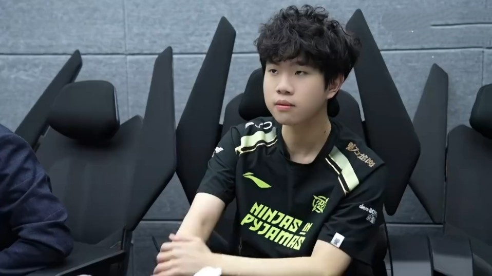 IMP ：每个人的立场不同 我谁都不站 我是来打比赛的 不是吵架的